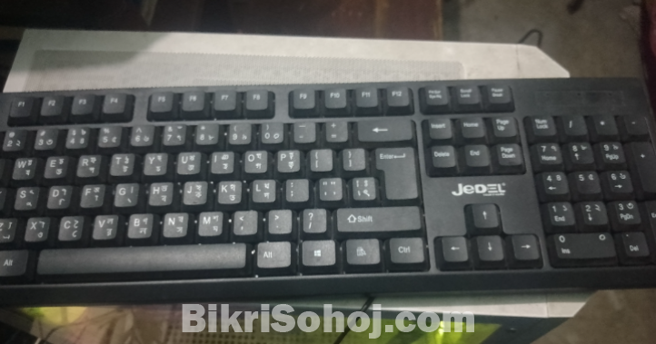 মনিটর, মাউস, কিবোর্ড, সাউন্ড বক্স সহ ডেক্সটপ কম্পিউটার